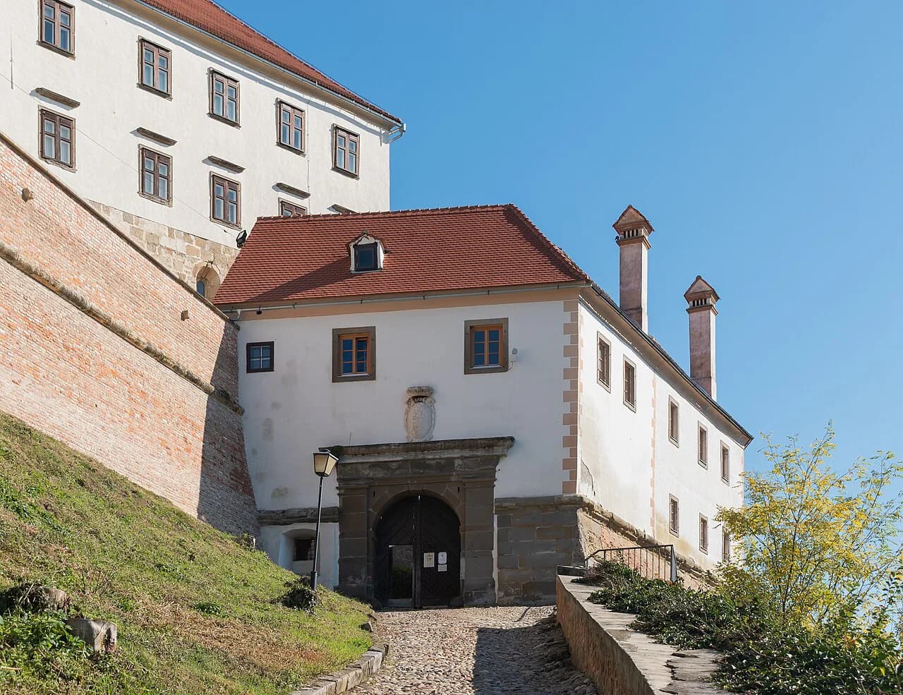 Ptuj sightseeing: How to Plan a Castle and Old-Town Day