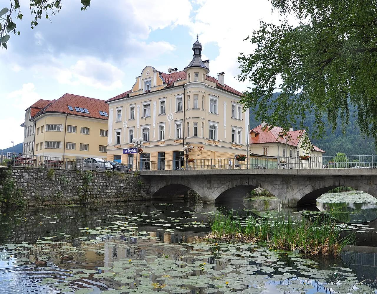 Kočevje, Slovenia: Forest Town Guide to the Lake, Museum and Kočevski Rog