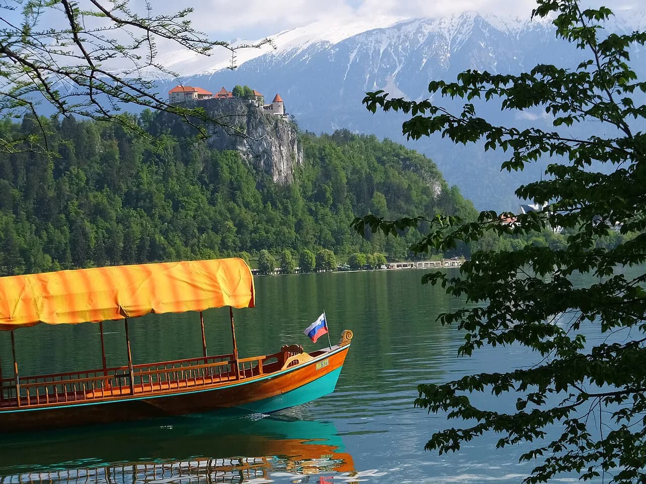 Lake Bled Tours: Boat, Castle and Day-Trip Options Compared