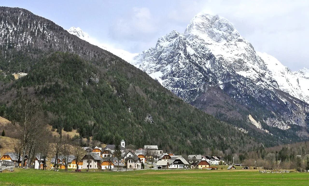 Log pod Mangartom: A Soča Valley Village Guide