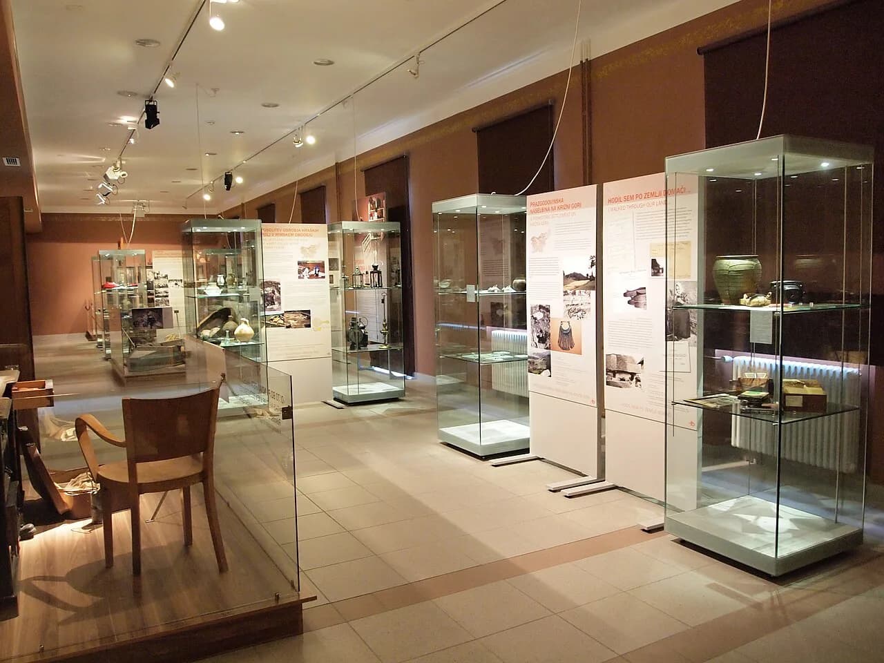 Notranjski muzej Postojna: Visiting the Postojna Museum