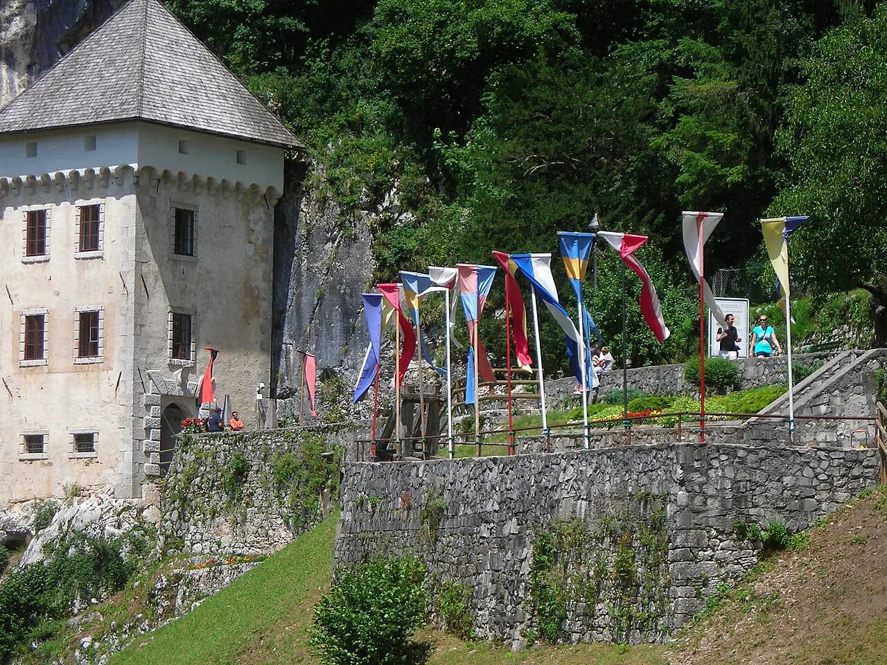 Postojna Cave and Predjama Castle: One-Day Plan, Tickets and Timing
