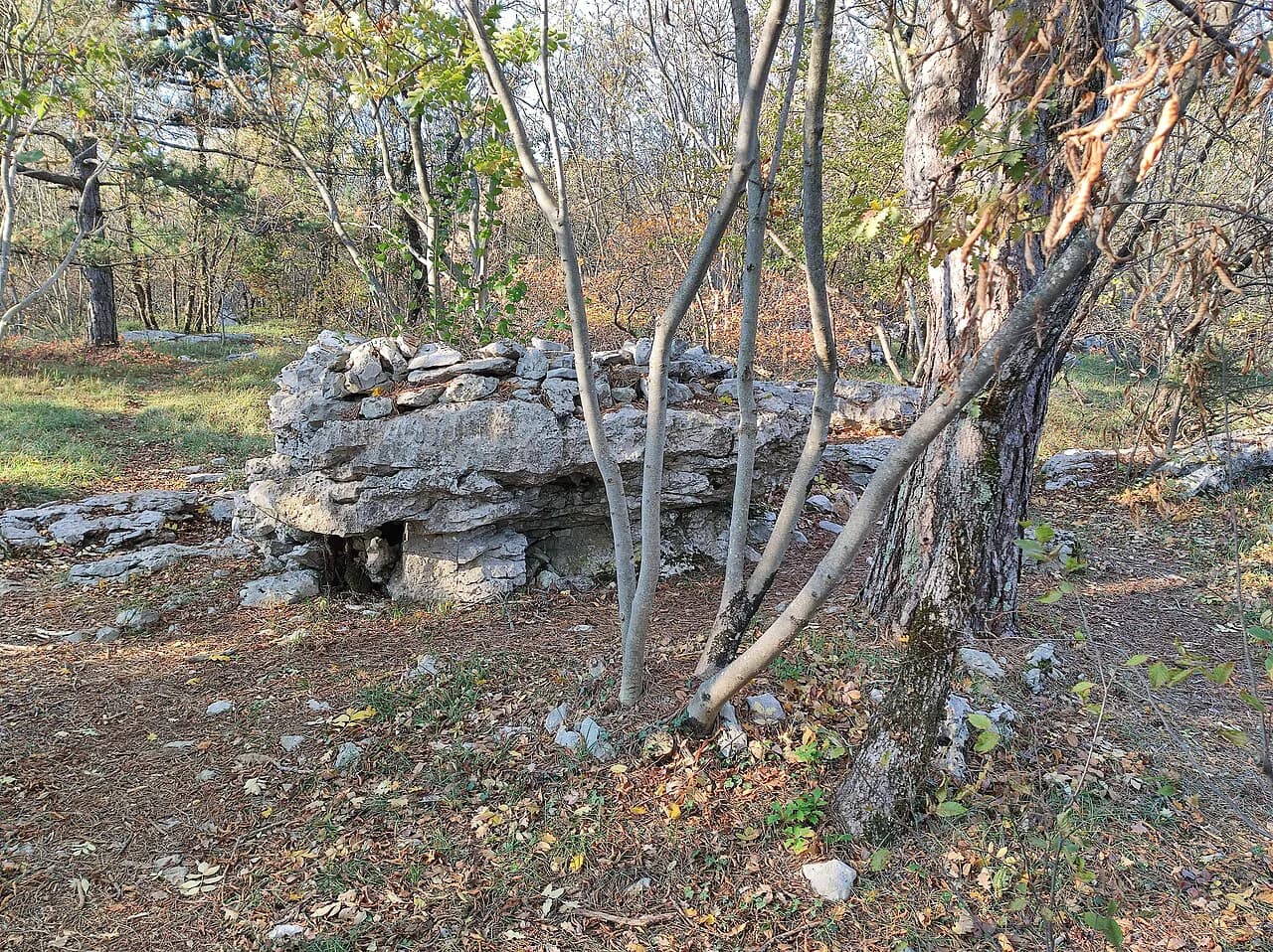Sežana, Slovenia: The Karst Town, Its Garden, and Nearby Sights
