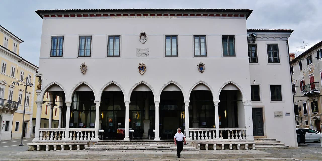 Shopping in Koper: Old Town Boutiques, Markets and Malls