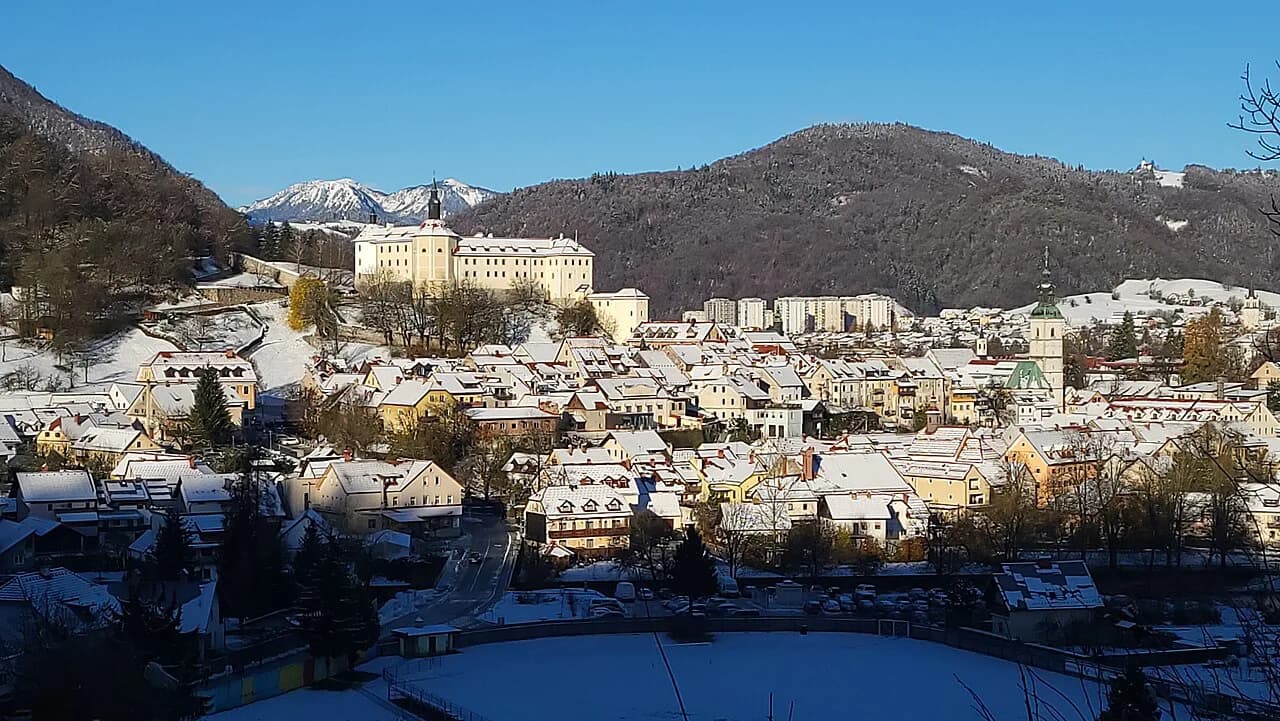 Škofja Loka Old Town: Squares, Bridge, Castle and What to See