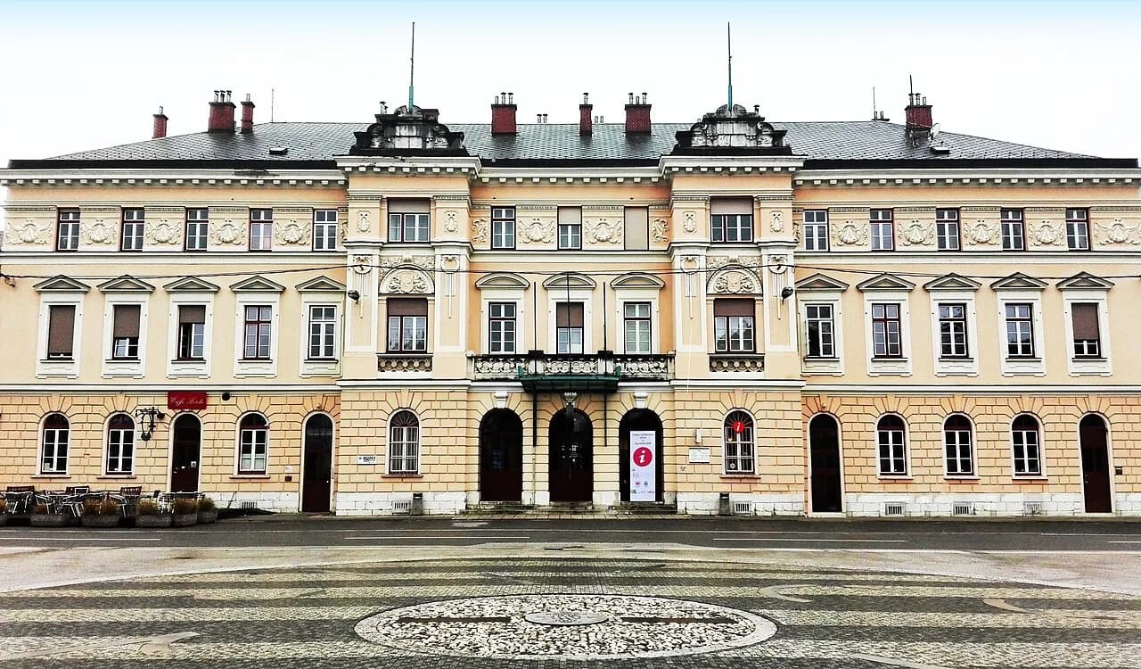 Trg Evrope in Nova Gorica: The Square on the Italian Border