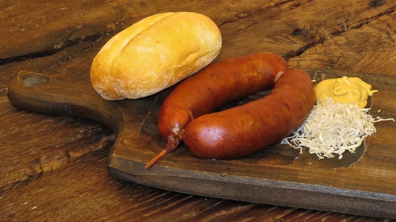 Kranjska Klobasa: What the Carniolan Sausage Is and How to Eat It