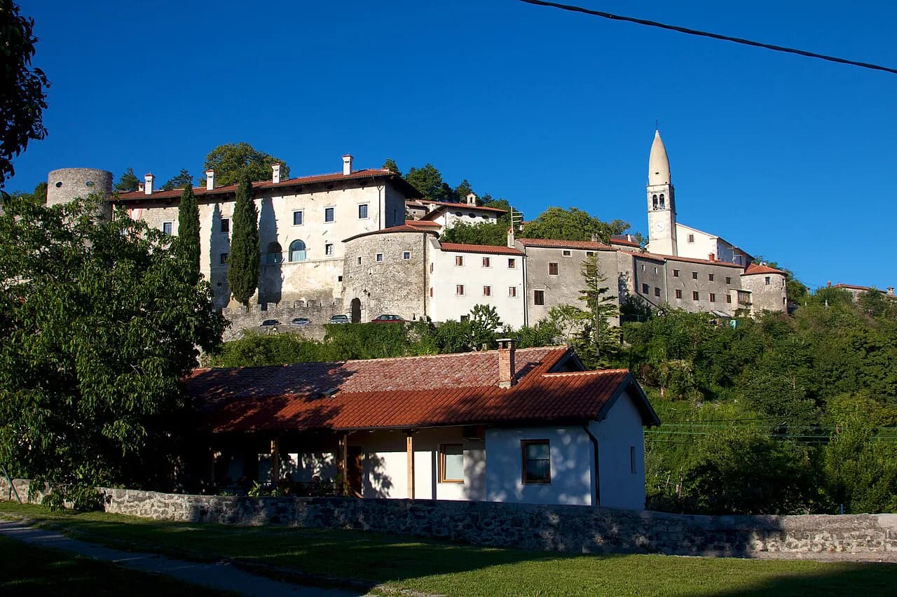Slovenian Karst: Caves, Stone Villages and the Kras Plateau