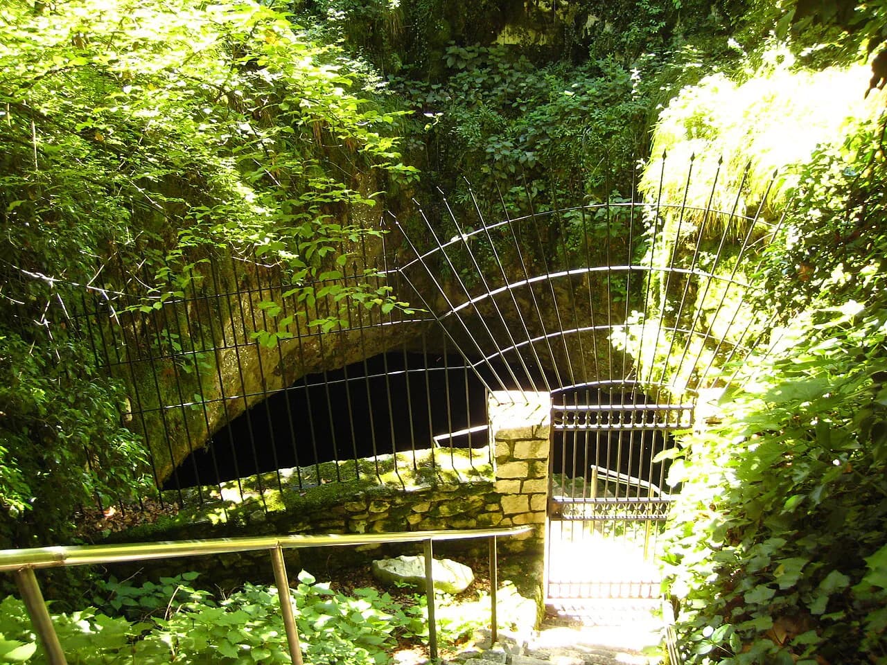 Vilenica Cave: Tour Times, Tickets and What to Expect