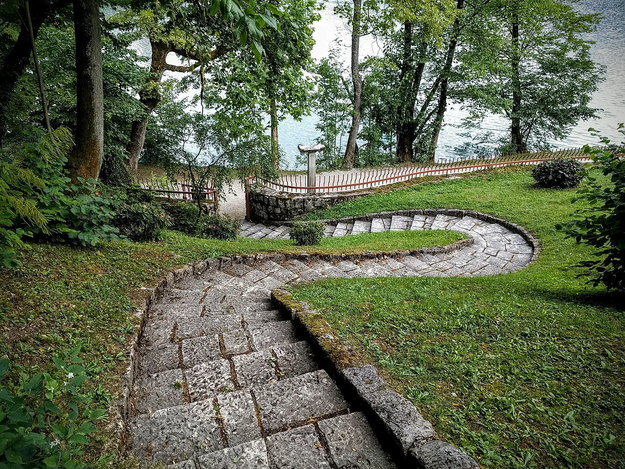 The stairway up from the landing on Bled Island.
