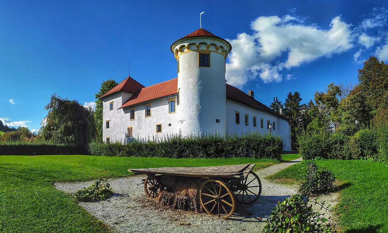 Bogenšperk Castle and its grounds.