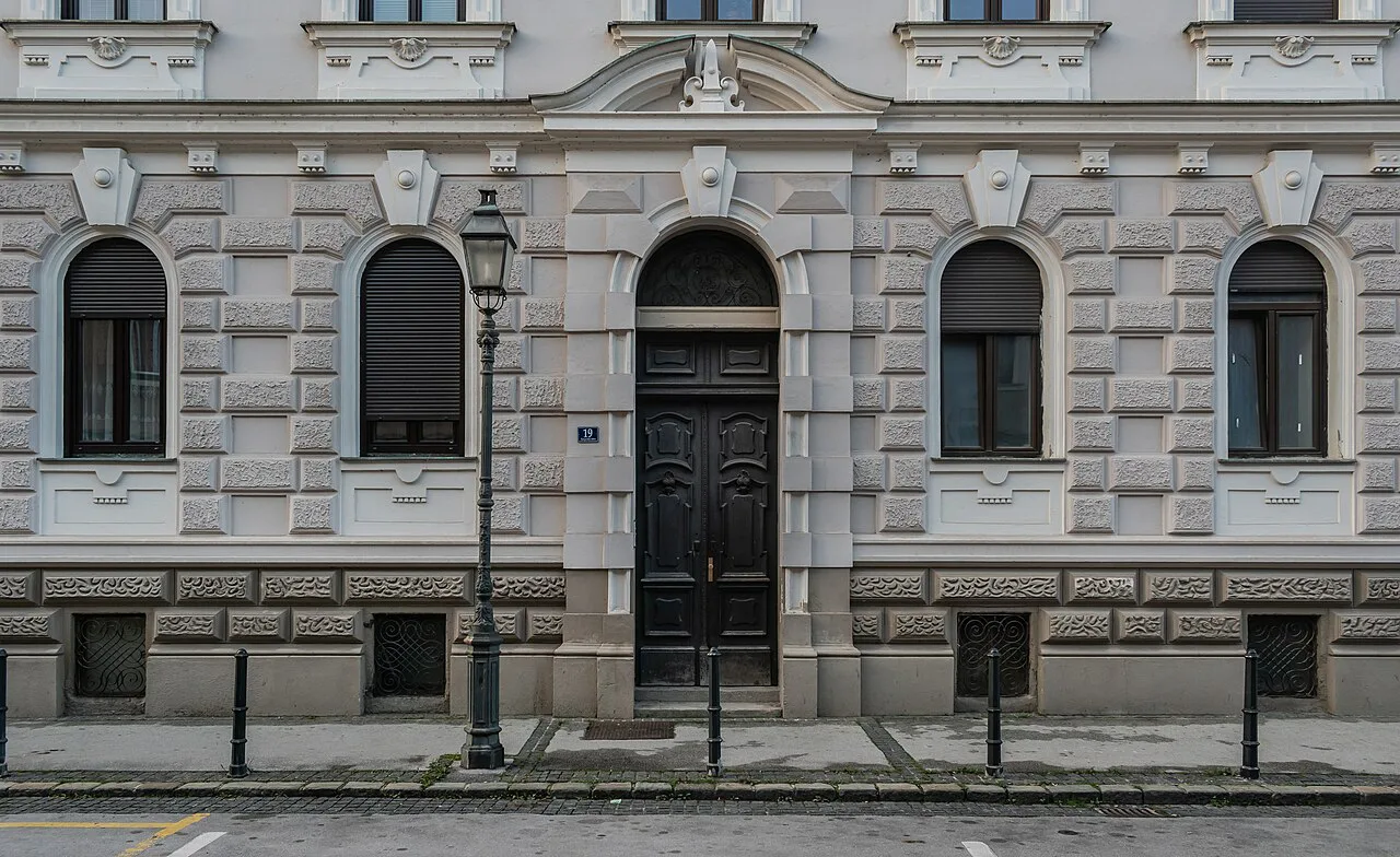 A 19th-century facade on Gosposka ulica in Celje.