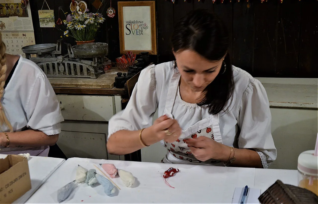 A gingerbread maker at work in Radovljica.