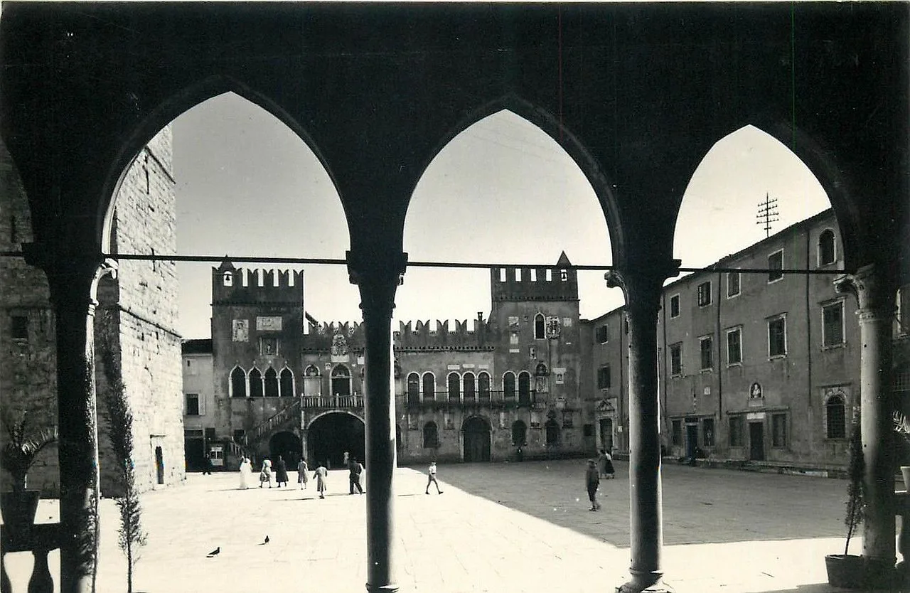 The Praetorian Palace on an old postcard.
