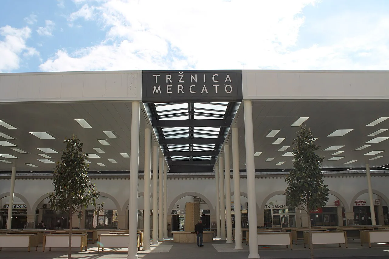 The roofed market (Tržnica) in Koper.
