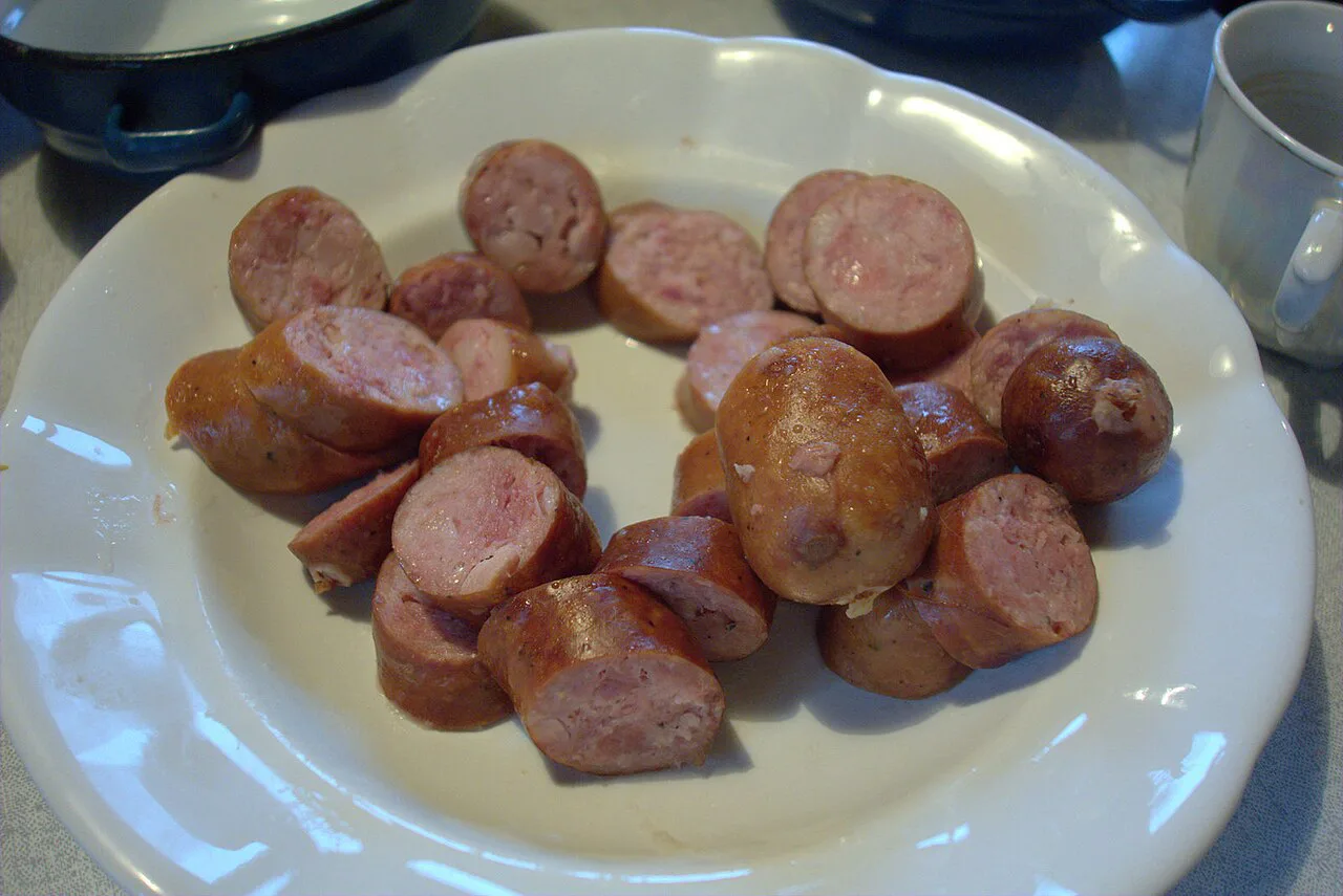 Sliced Kranjska klobasa.