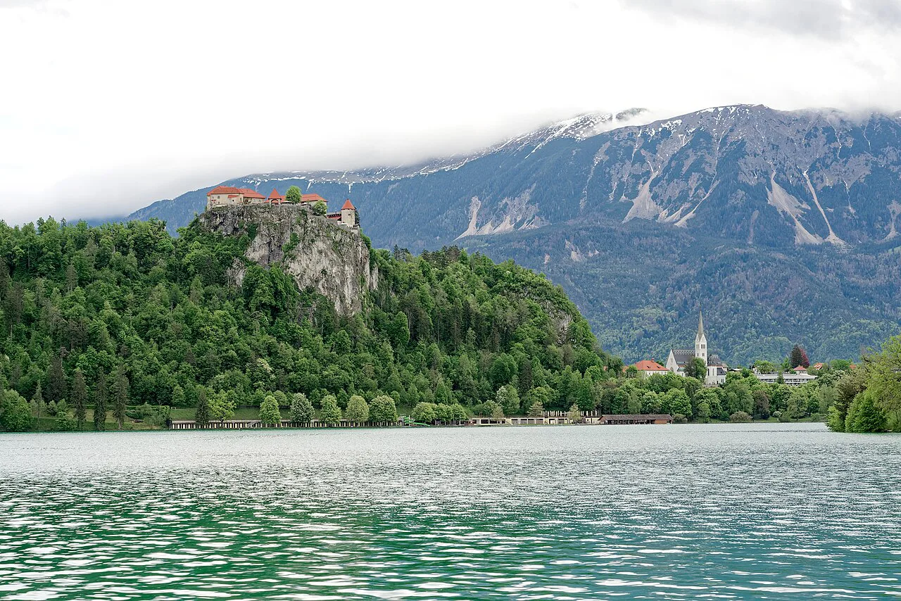 Lake Bled with the castle on its cliff.