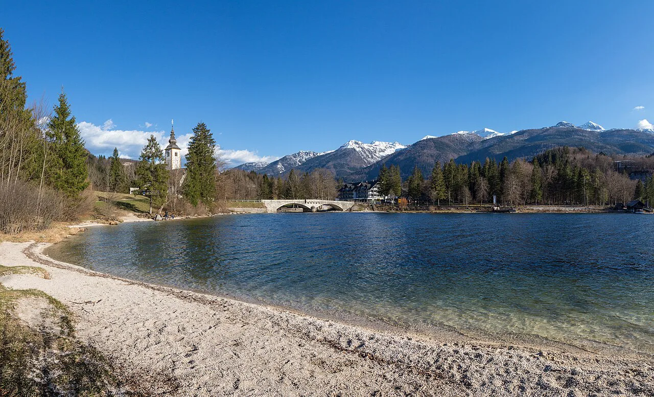 The pebble shore of Lake Bohinj.