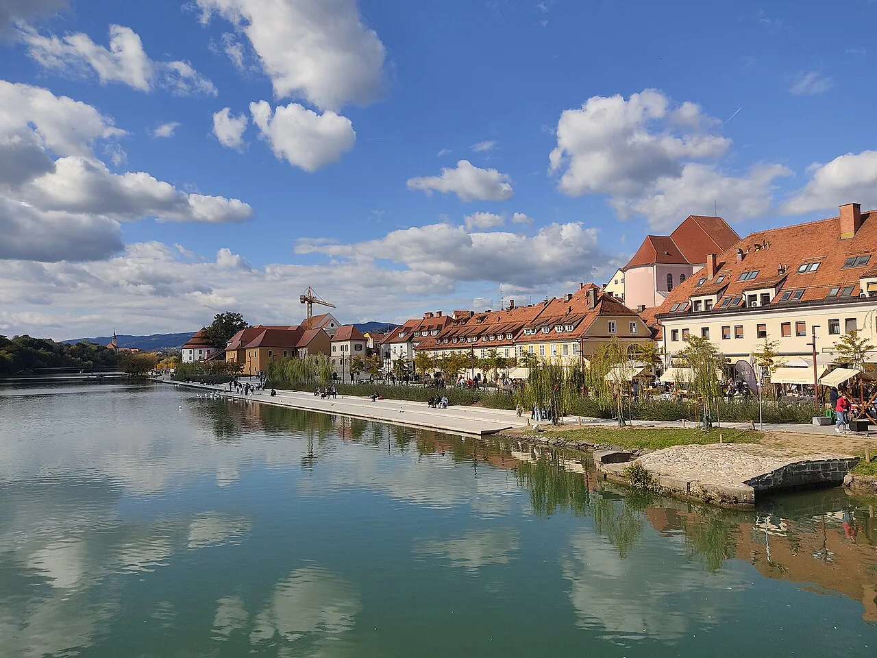 Lent reflected in the Drava.
