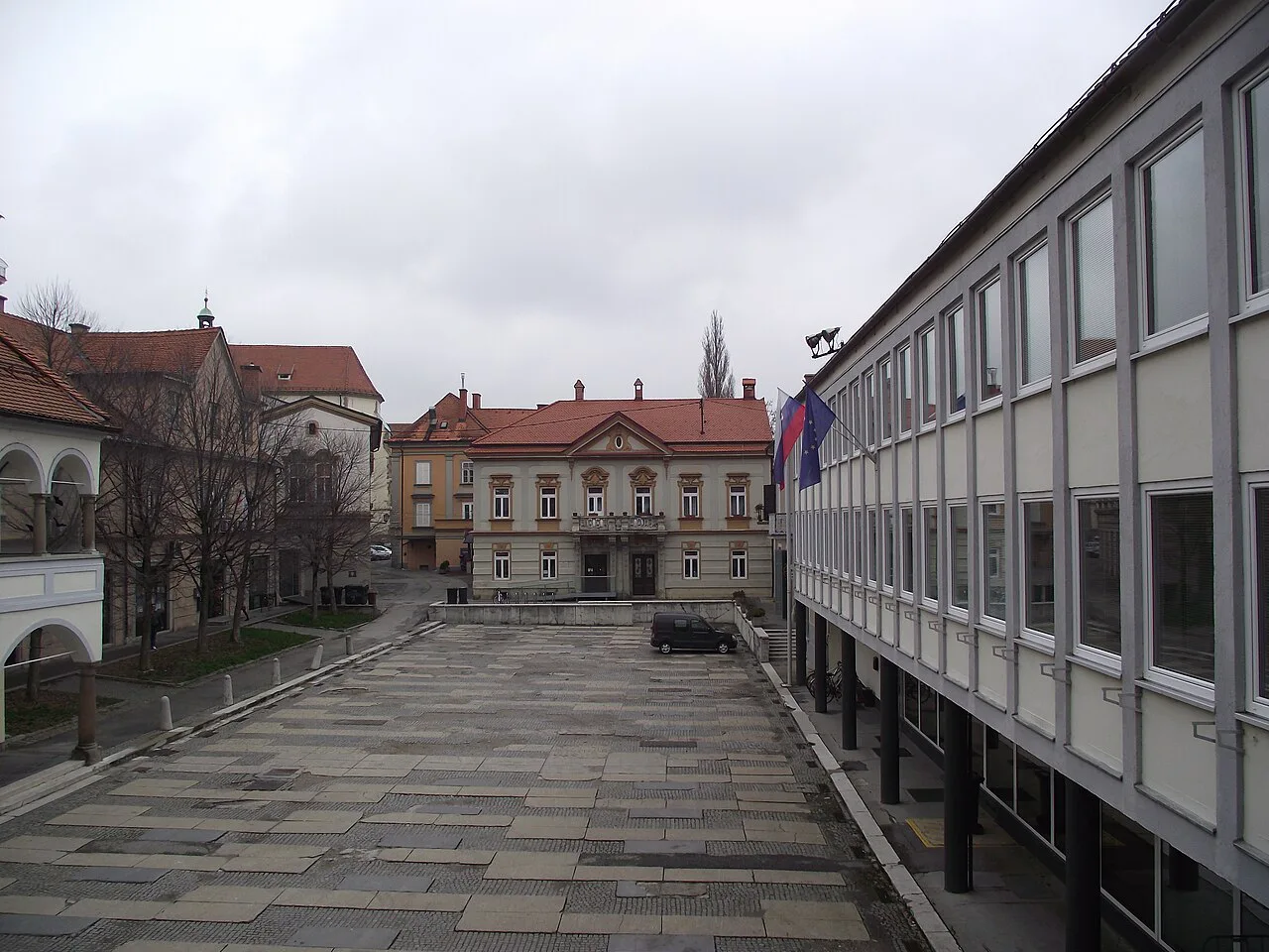 Glavni trg and Maribor Town Hall.