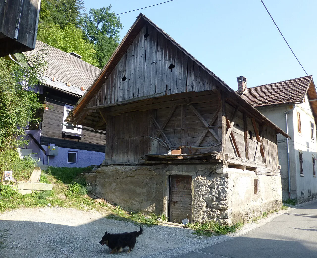 An old barn in Mlino.