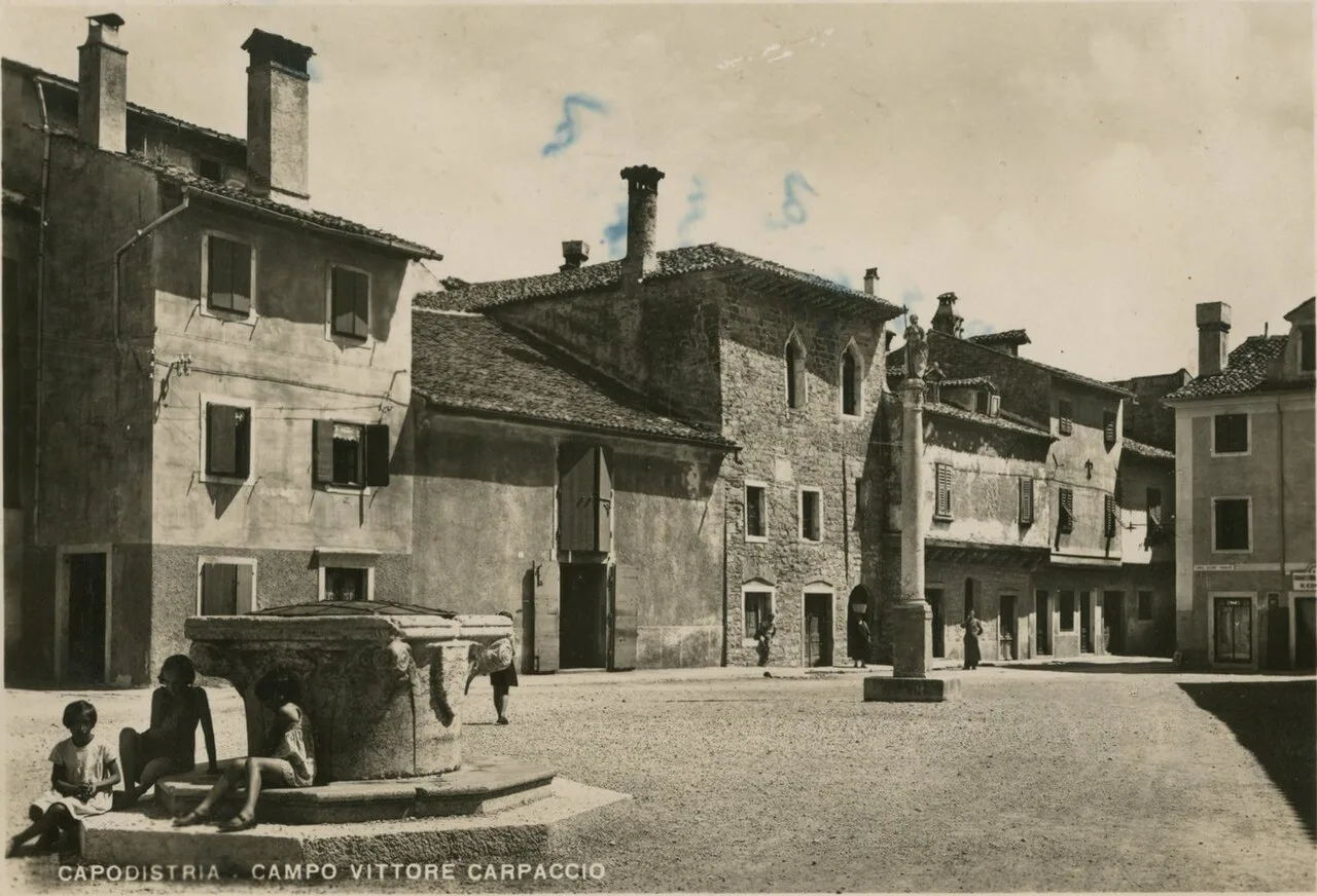 Carpaccio Square near the Muda Gate on an old postcard.