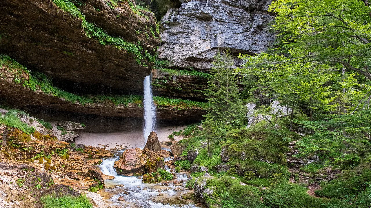 Peričnik falling from its overhang.
