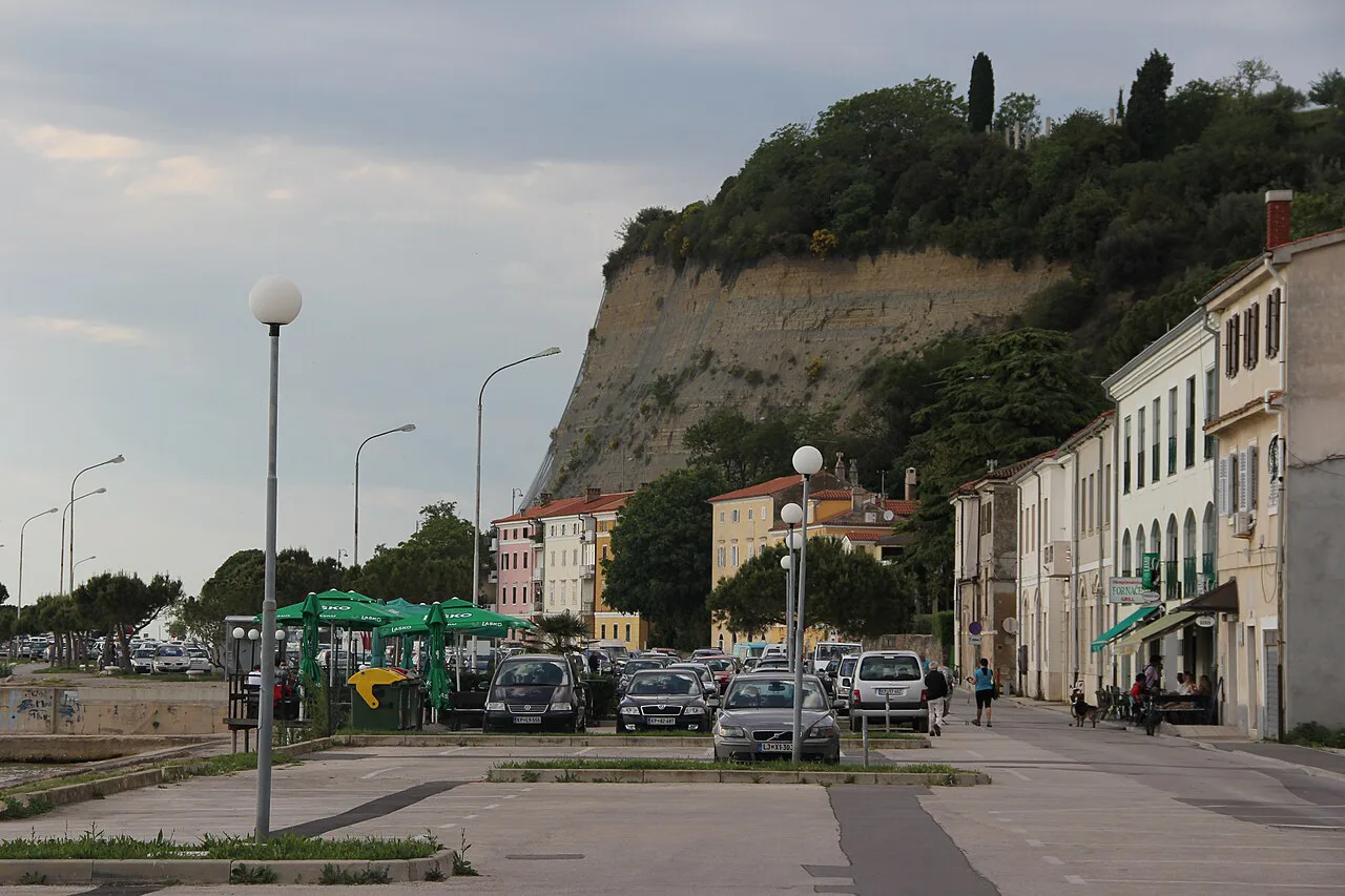 Fornače on the edge of Piran, by the cliff.