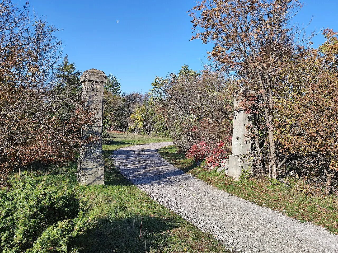 The ruins of the Orlek powder magazine near Sežana.