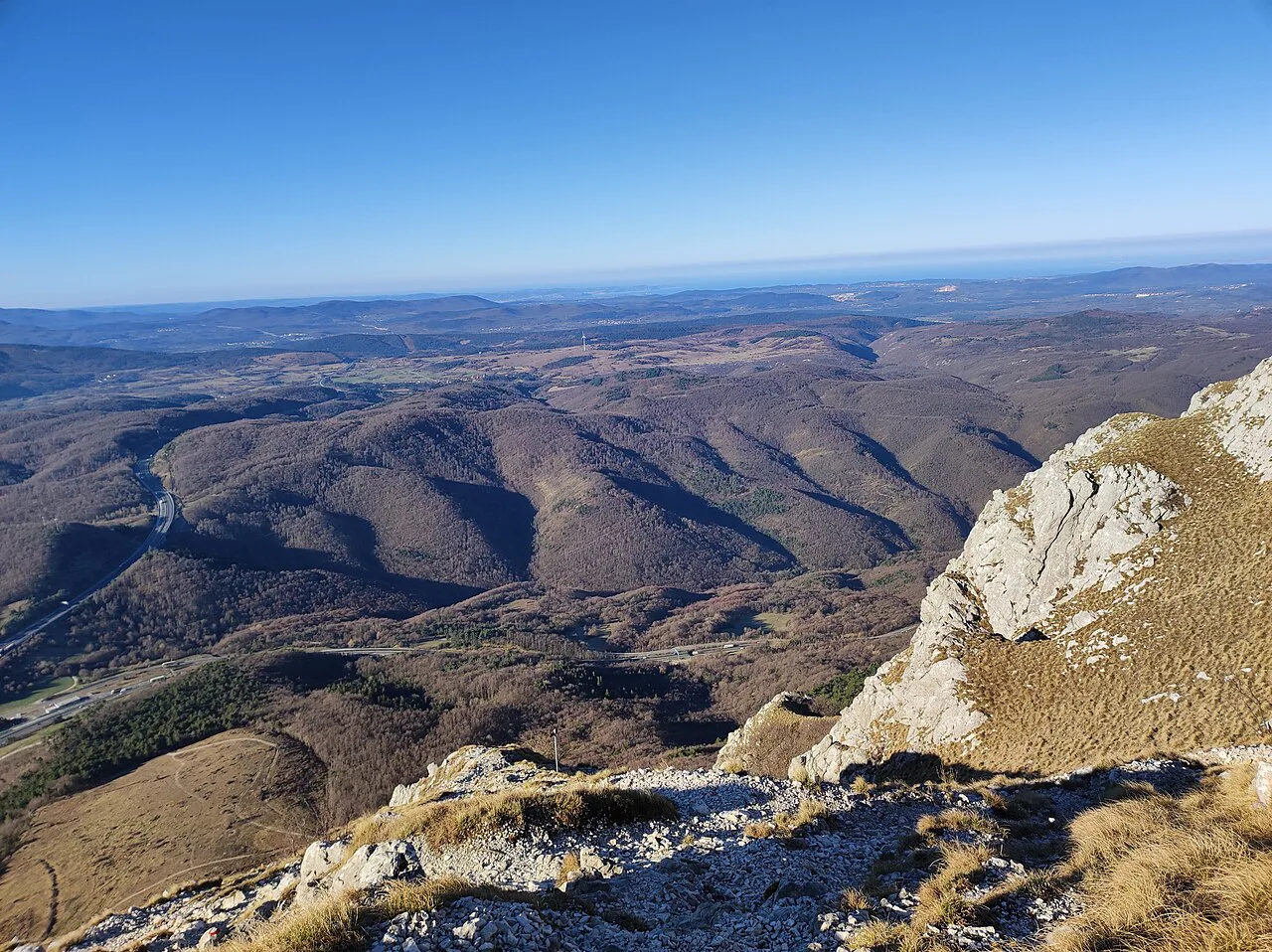 The Karst plateau seen from the slopes of Nanos.