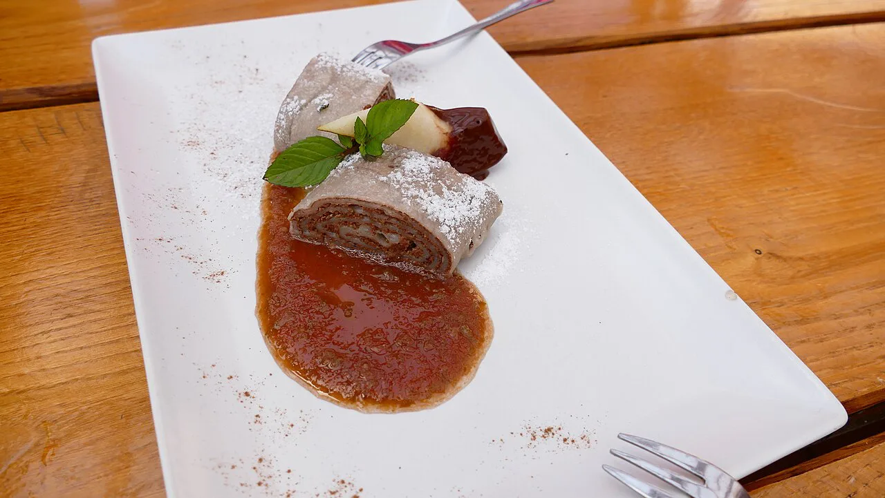 Buckwheat štruklji on a plate.