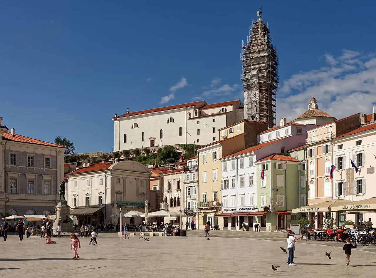 Tartini Square and St George's Parish Church above it.