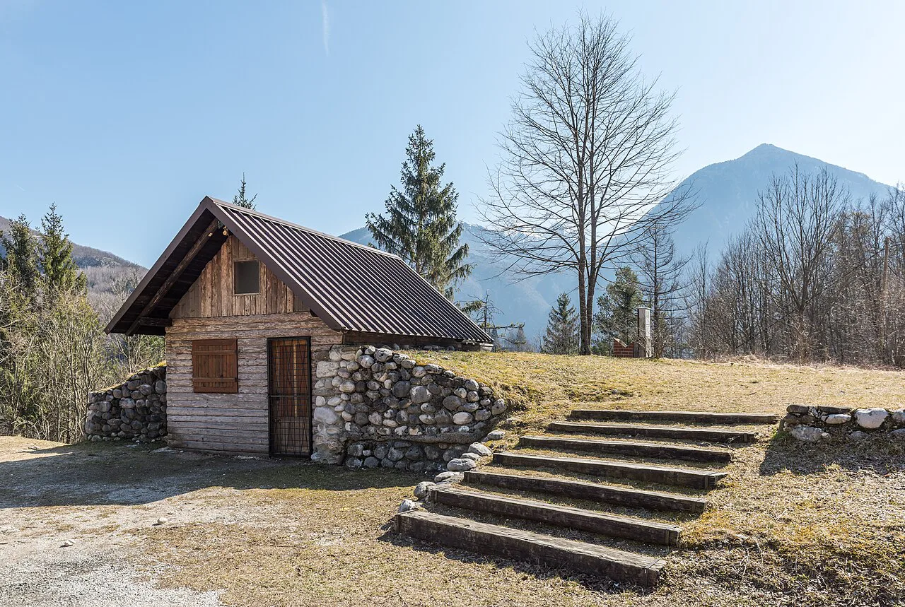 A hut on the WWI front line above Bovec.