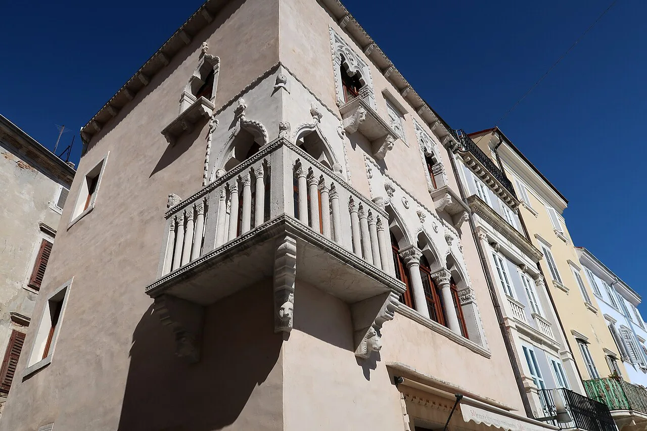 The Venetian House (Benečanka) in Piran with its corner balcony.